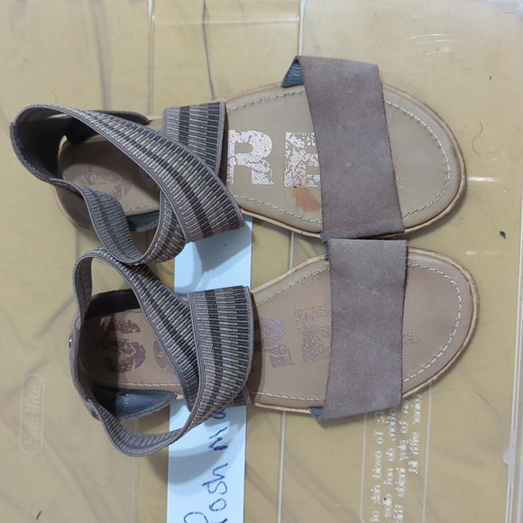Sorel Sandals - Picture 2 of 3